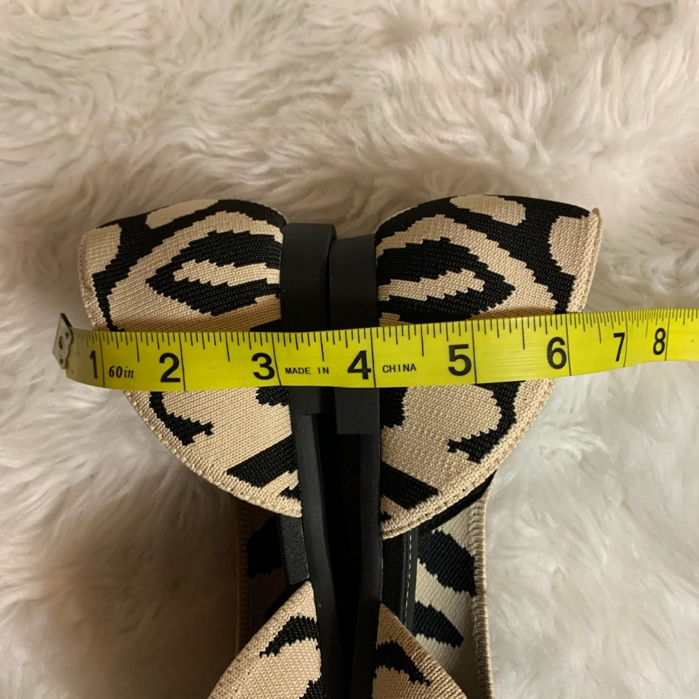 VIVAIA ladies tiger, print pointed toe flats size 35EU (4-5) US size (tiny)NWOT - Picture 9 of 9